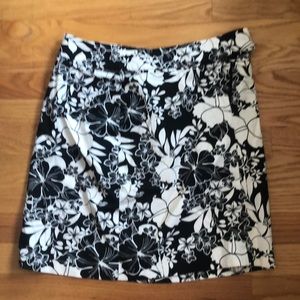Floral work skirt black and white